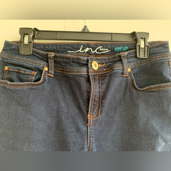 INC Women's Size 8 Dark Wash Mid Rise Regular Fit Crop Denim Skinny Jeans - Picture 2 of 16